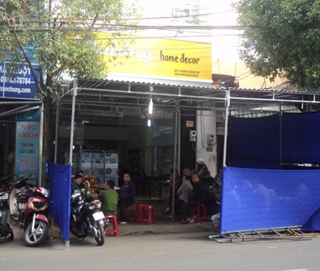 Gia
đình tổ chức mai táng cho nạn nhân