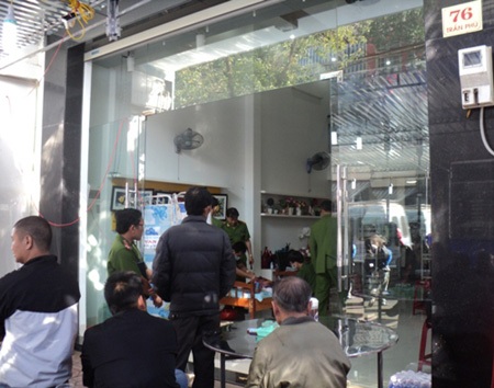 Gia
đình tổ chức mai táng cho nạn nhân