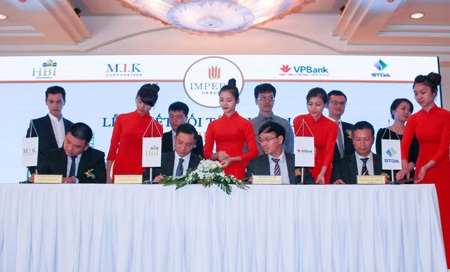 HBI ra mắt Khu phức hợp khép kín với căn hộ cao cấp và biệt thự song lập - 1 Lễ ký kết hợp tác chiến lược với các đối tác trong việc phát triển dự án Imperia Garden