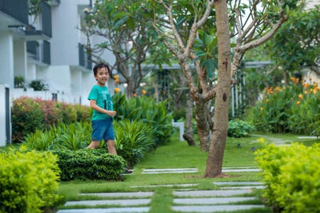 Chán phố đông, giới nhà giàu Hà thành tìm nơi nghỉ dưỡng - 2 Ở ParkCity, trẻ em có thể vui chơi trong công viên mà không cần sự giám sát của cha mẹ