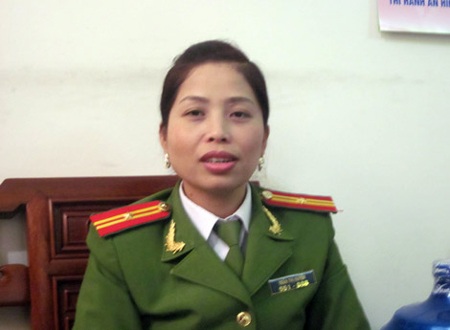 Những quản giáo xinh đẹp giỏi việc nước, đảm việc nhà ở Trại giam Ninh Khánh - 1 Quản
giáo Trần Thị Huyền.