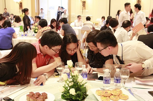 Khách hàng mê tít “Căn hộ 2 trong 1” tại The Crown – Mulberry Lane - 2 Ngay ngày mở bán đầu tiên, hơn 50 căn hộ tại The Crown đã có chủ
