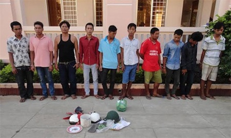 Nhóm
nghi phạm giết người.