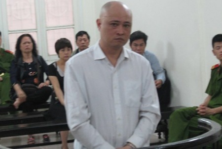 Can thiệp quá đà vào chuyện hàng xóm, cựu tiếp viên hàng không bị phạt tù - 1 Can
thiệp quá đà vào chuyện vợ chồng hàng xóm, Đỗ Giang Sơn phải lĩnh án tù giam