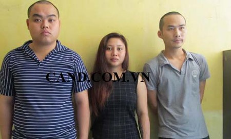 Thành
và hai vợ chồng Diện Phương tại cơ quan điều tra.