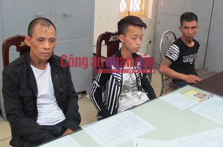 Các
đối tượng tại cơ quan Công an.