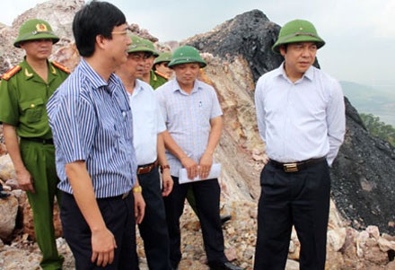 Vụ khai thác than trái phép tại Hạ Long: Lỗi tại ngành than? - 1 Vụ khai thác than trái phép tại Hạ Long: Lỗi tại ngành than?
