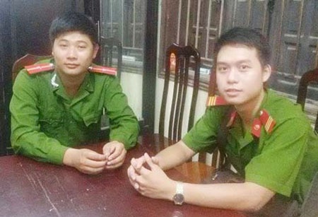 Thiếu úy Nguyễn Văn Tiệp
(trái) và Thượng sĩ Đoàn Thanh Tùng.