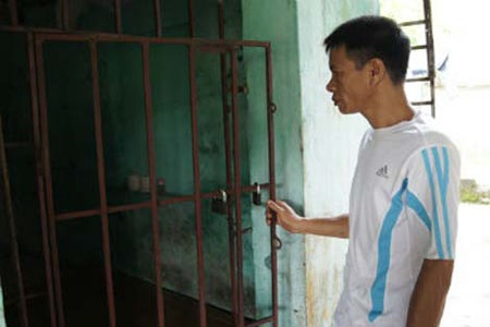 Tự xây phòng “biệt giam” để rời xa ma túy - 1 Phòng biệt
giam ngày nào anh Cường dùng để cai nghiện.