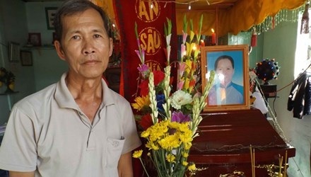 "Tình già" giữa cô gái Cần Thơ và “võ sư” Đài Loan kết thúc đầy bi kịch - 1 Người
thân của chị Hạnh kể lại về bi kịch