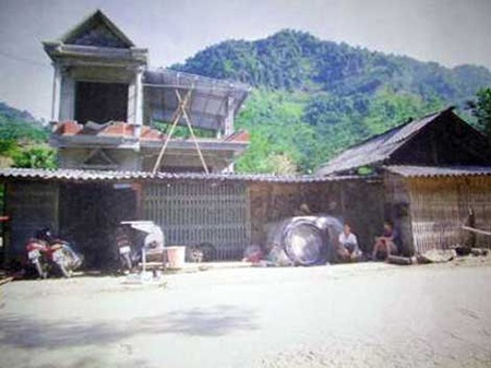 Đóng giả phụ nữ, sát hại hàng xóm - 1 Ngôi
nhà xảy ra án mạng.