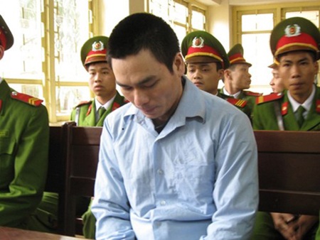 Tái xét xử vụ án Lý Nguyễn Chung: Nhân chứng mới chưa hẳn đã có giá trị chứng minh - 1 Lý Nguyễn Chung tại phiên tòa bị trả hồ sơ ngày 6-3
vừa qua