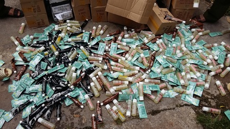 Tiêu hủy 1.600 hộp mỹ phẩm nhập lậu - 1 Buổi tiêu hủy 1.600 hộp mỹ phẩm nhập lậu