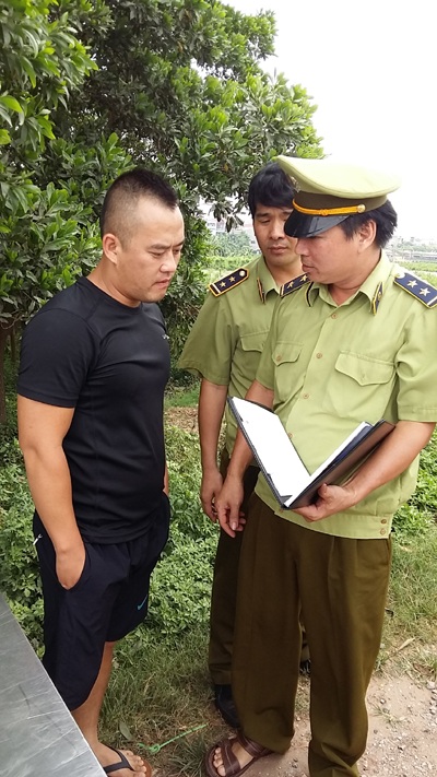Liên tiếp bắt giữ và tiêu hủy hàng mỹ phẩm nhập lậu - 2 Số hàng hóa mỹ phẩm đã bị bắt giữ và tiêu hủy
