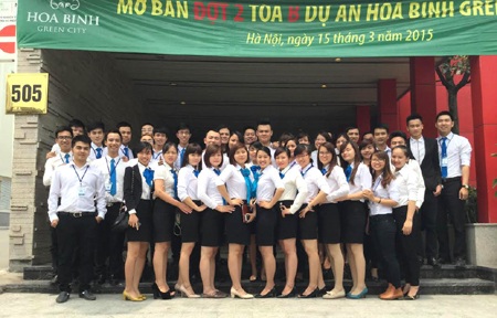 Liên danh BĐS Tài Tâm – Real Home bán hết 350 căn hộ Hòa Bình Green City sau 3 tháng - 3 Bên
cạnh dự án Hòa Bình Green City mà Real Home được giao độc quyền 500 căn hộ