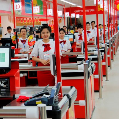 VinMart Thủ Đức rộn ràng khuyến mãi đầu năm - 5 Đội ngũ nhân viên phục vụ chuyên nghiệp và tận tâm sẵn sàng hỗ trợ khách hàng