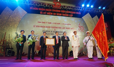 Tổng công ty thuốc lá Việt Nam đón nhận Huân chương Độc lập Hạng nhất - 1 Tổng công ty thuốc lá Việt Nam đón nhận Huân chương Độc lập Hạng nhất