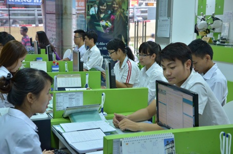 Các bạn sinh viên được tư vấn tận tình về lộ trình khóa học.