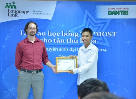 Bạn Nguyễn Ngọc Anh - Thủ khoa hai trường đại học.