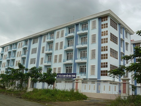 Hai ký túc xá hơn trăm tỷ đồng thành “vườn không nhà trống” - 2 KTX sinh viên Nha Trang bề thế nhưng ít sinh viên đến ở