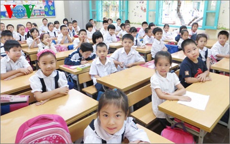 Phụ huynh đồng tình chấn chỉnh tình trạng dạy thêm, học thêm - 1 Các em học sinh tiểu học cần có thời gian để vui chơi và gần gũi với gia đình