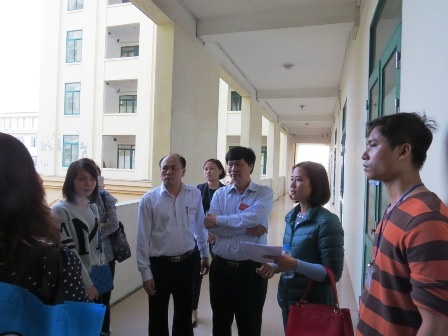 22 sinh viên bị dừng thi tốt nghiệp vào phút chót do… lỗi tuyển sinh - 2 Sinh viên bày tỏ bức xúc tại hội đồng thi