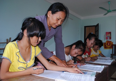 Chuyện cô giáo vùng biển nhận thư khen của Chủ tịch nước - 2 Chuyện cô giáo vùng biển nhận thư khen của Chủ tịch nước
