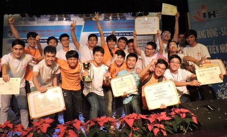 ĐH FPT độc chiếm 2 ngôi vị cao nhất Olympic Tin học SVVN 2014 - 3 SV Phùng Minh Tùng