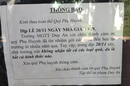 Thông báo của trường Mầm non tư thục Duy An. (Ảnh: Tùng Sơn)