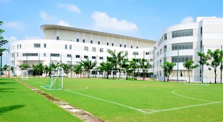 Dinh dưỡng học đường - Cái nhìn từ một trường quốc tế - 5 Các em học sinh hãnh diện khi đạt huy hiệu “Tôi là người ăn uống lành mạnh”