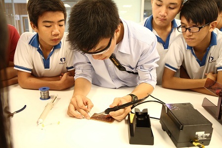 Chọn trường đại học: 3 câu hỏi để chọn nơi “Gửi gắm tương lai” - 2 Sinh viên RMIT gặp gỡ các nhà tuyển dung tại sự kiện Tuần lễ Nghề nghiệp RMIT