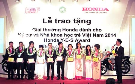 Cô sinh viên Bách khoa TPHCM giành nhiều giải thưởng - 2 Võ Trần Vy Khanh - sinh viên khoa Cơ khí Trường Đại học Bách khoa TP Hồ Chí Minh