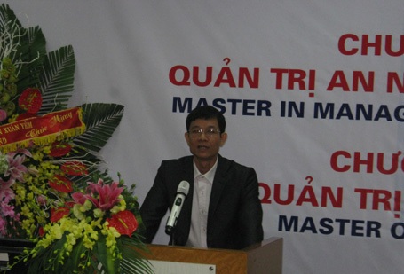 Lần đầu tiên đào tạo Thạc sĩ Quản trị An ninh Phi truyền thống - 2 PGS. TS. Hoàng Đình Phi - Quyền Chủ nhiệm khoa Quản trị Kinh doanh (Đại học Quốc gia Hà Nội)