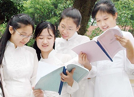 Giúp giáo viên Văn “hút hồn” học sinh bằng khả năng đọc, diễn đạt - 1 Giúp giáo viên Văn “hút hồn” học sinh bằng khả năng đọc, diễn đạt