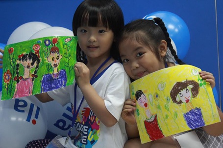 Học viên nhí thích thú với một buổi học mà chơi, chơi mà học tại ILA