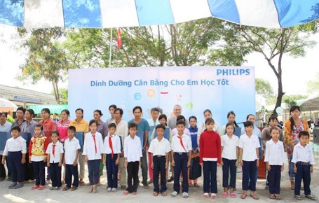 Philips Việt Nam mang kiến thức chăm sóc sức khỏe cho các em nhỏ - 4 Ngày hội dinh dưỡng ngày 10/1/2015 tại Trường tiểu học Tân Điền, huyện Gò Công Đông, Tiền Giang
