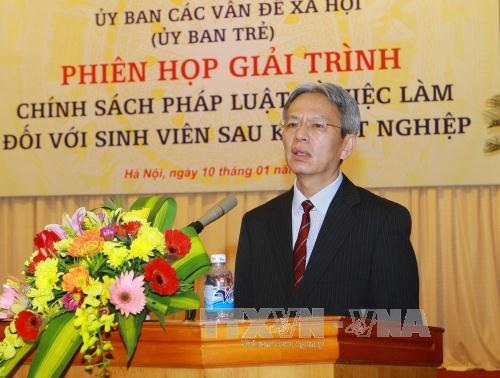 Chính sách việc làm với sinh viên sau tốt nghiệp - 2 Phó Chủ nhiệm Văn phòng Quốc hội Nguyễn Sĩ Dũng phát biểu. (Ảnh: Doãn Tán - TTXVN)