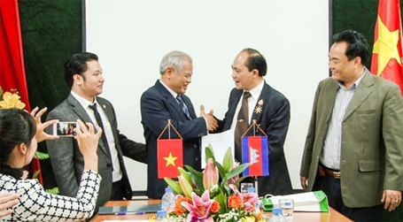 Quốc vụ Khanh vương quốc Campuchia giao lưu với sinh viên Đại học Đông Đô - 2 Quốc vụ Khanh vương quốc Campuchia giao lưu với sinh viên Đại học Đông Đô