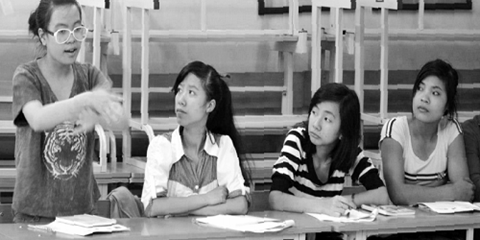 Nghị lực phi thường của “cô giáo” bị câm điếc - 1 Giờ học ngôn ngữ ký tự của trẻ câm điếc