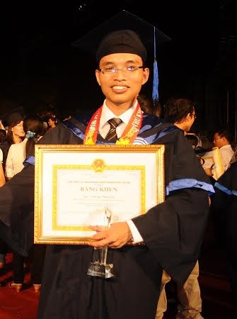 Gặp gỡ thầy giáo 9X của ĐH Bách khoa - 2 Dương Văn Lạc trong một lần nhận bằng khen