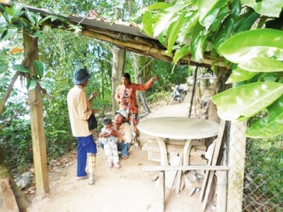 Cổ tích bên dòng Hàm Luông - 1 Bác Tám Ý bên căn chòi từng ở khi xưa