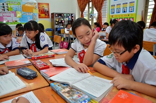 Cải cách, chớ cưỡi ngựa xem hoa! - 1 Học sinh lớp 5, Trường Tiểu học Nguyễn Văn Trỗi (TPHCM) trong giờ học văn. (Ảnh: Tấn Thạnh)