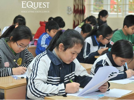 Xúc cảm tại vòng 1 English Champion 2015 - 3 Thí sinh làm bài thi với sự tập trung cao độ và tinh thần quyết tâm lớn