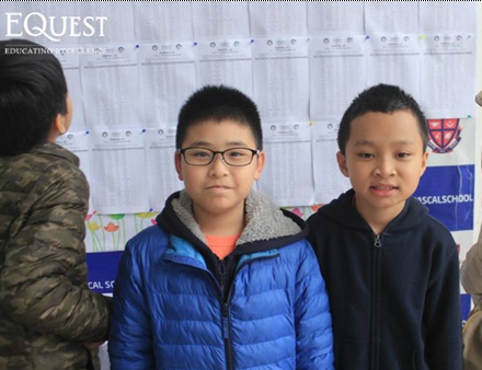 Xúc cảm tại vòng 1 English Champion 2015 - 6 Hai bạn cùng lớp, cùng phòng thi trong vòng 1 English Champion 2015