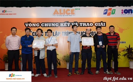 Học sinh THPT FPT giành giải Nhì cuộc thi lập trình Alice 2014