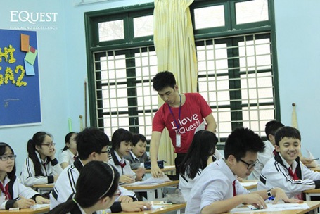 Toàn quốc đã sẵn sàng khởi tranh English Champion 2015 vào 8/3 - 2 Thí sinh nhận đề thi English Champion 2014