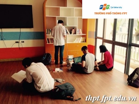 Tư vấn “Bí quyết giúp con trưởng thành độ tuổi 15-18” - 16 Học sinh THPT FPT với dự án trồng rau sạch ngay tại khuôn viên trường