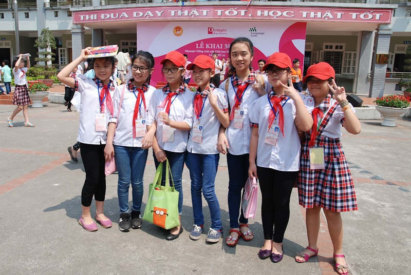 Hồ hởi chụp ảnh lưu niệm sau khi kết thúc vòng 1