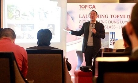 Các “sếp” 8x của Topica Native tiết lộ bí quyết thành công - 2 Anh Quang phát biểu trong lễ ra mắt sản phẩm Topica Native