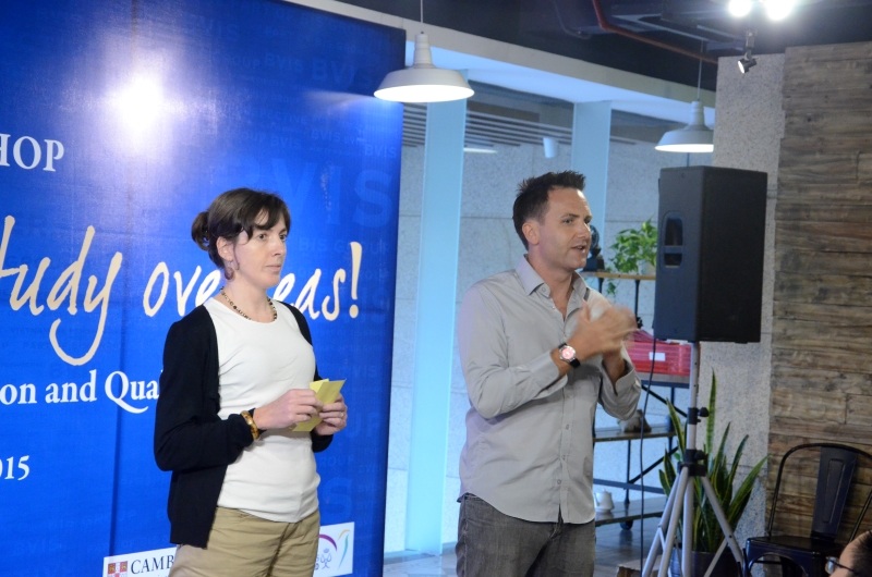 Học sinh tham dự được nghe thuyết trình về các trường đại học hàng đầ